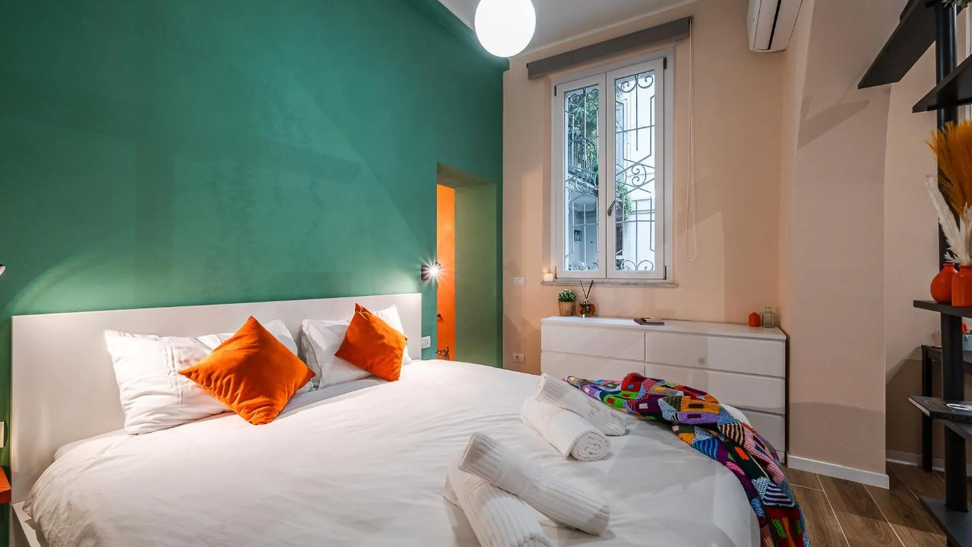 Apartment The Colors Suite - Duomo Area Milan Italy